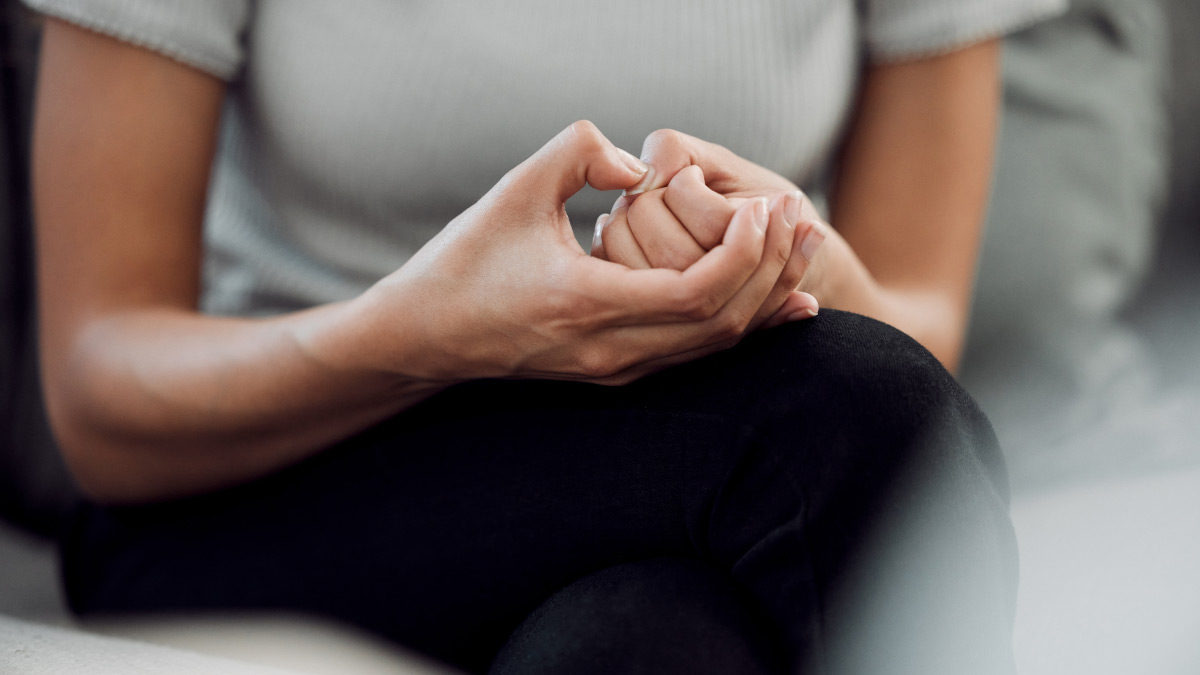 Ansiedade que Surge "Do Nada": Como a Hipnoterapia Encontra e Desliga o Gatilho Oculto do Pânico